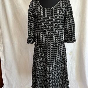 Max Studio Black and White Long Sleeve Dress